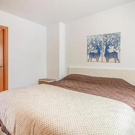 Apartment 3 Bedroom Amazing In
