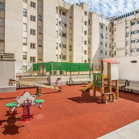 3 Bedroom Amazing In Apartment *